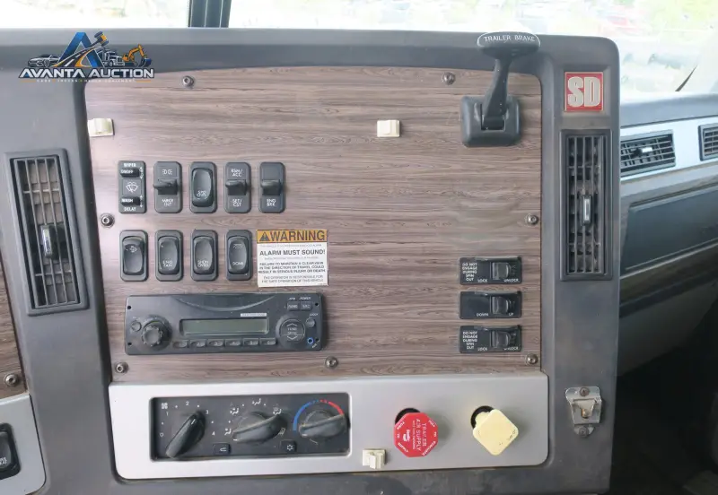 2012 Freightliner Coronado SD photo 64