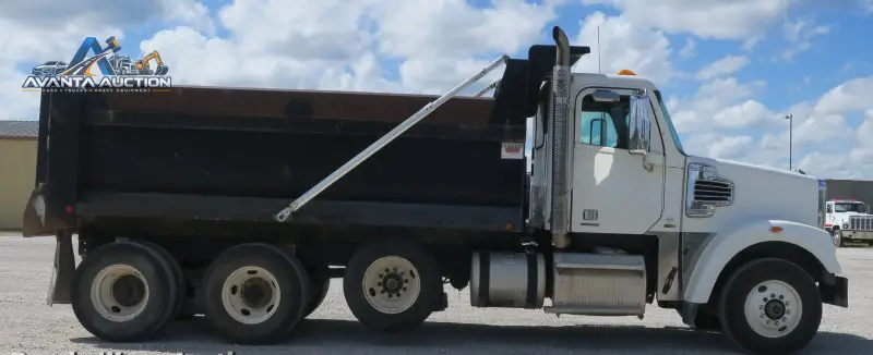 2012 Freightliner Coronado SD photo 4