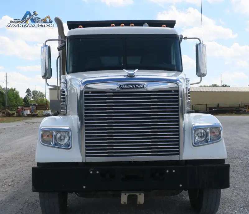 2012 Freightliner Coronado SD photo 2