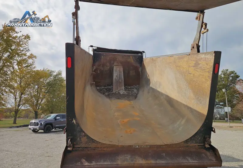 2011 Mack GU713 photo 22