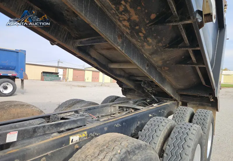2011 Mack GU713 photo 24