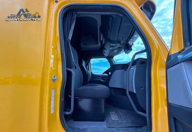 2021 Freightliner Cascadia 126 photo 52
