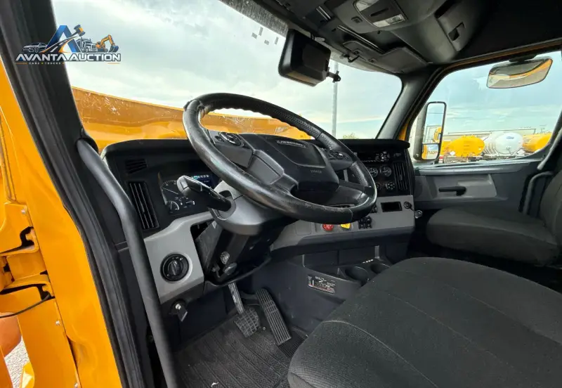 2021 Freightliner Cascadia 126 photo 33