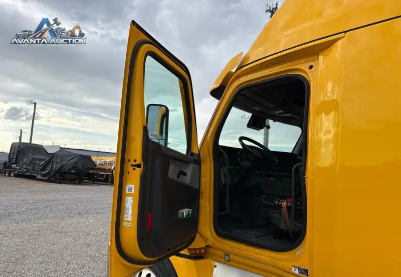 2021 Freightliner Cascadia 126 photo 27