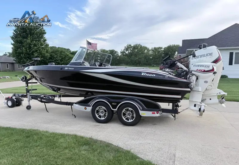 2014 Triton 216 Fishunter photo 32