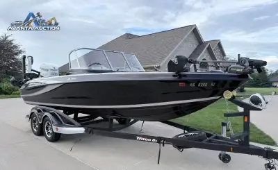 2014 Triton 216 Fishunter