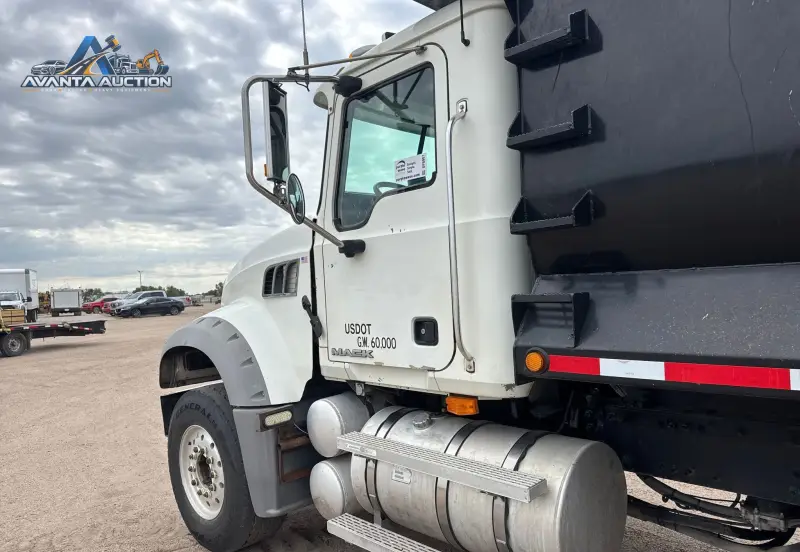 2007 Mack CTP713 photo 9