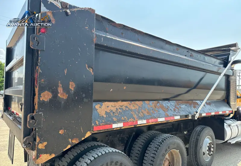 2006 Kenworth T800 photo 11