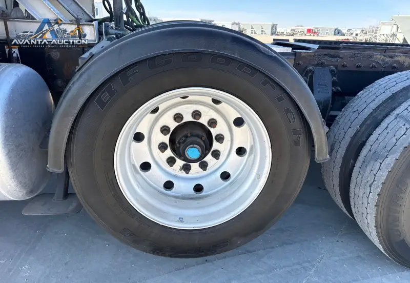 2018 Peterbilt 389 photo 112