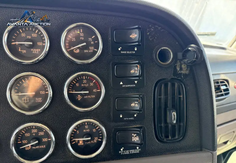 2018 Peterbilt 389 photo 50