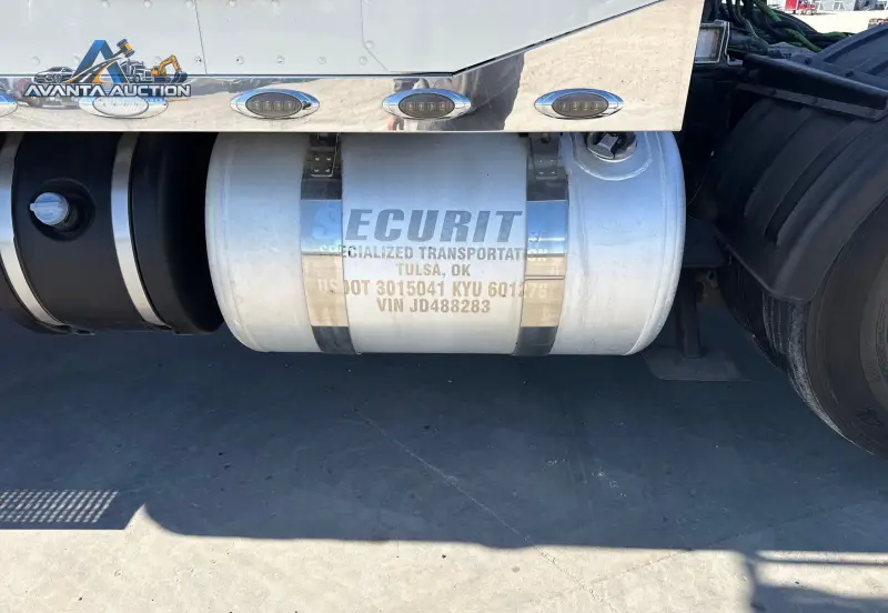 2018 Peterbilt 389 photo 9