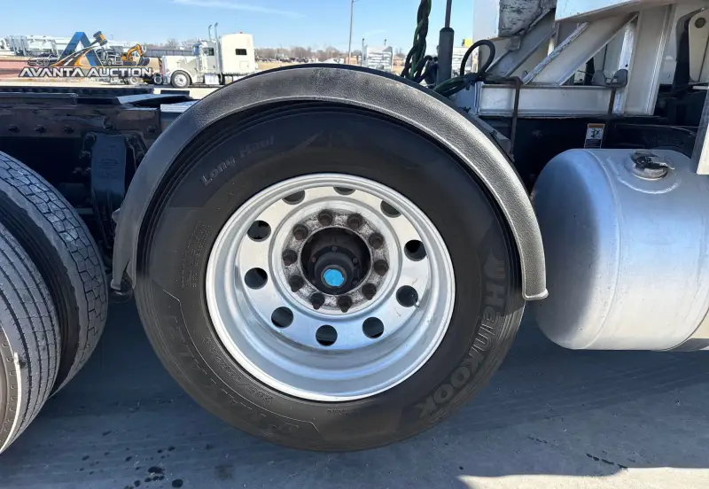 2018 Peterbilt 389 photo 100