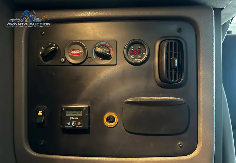 2018 Peterbilt 389 photo 60