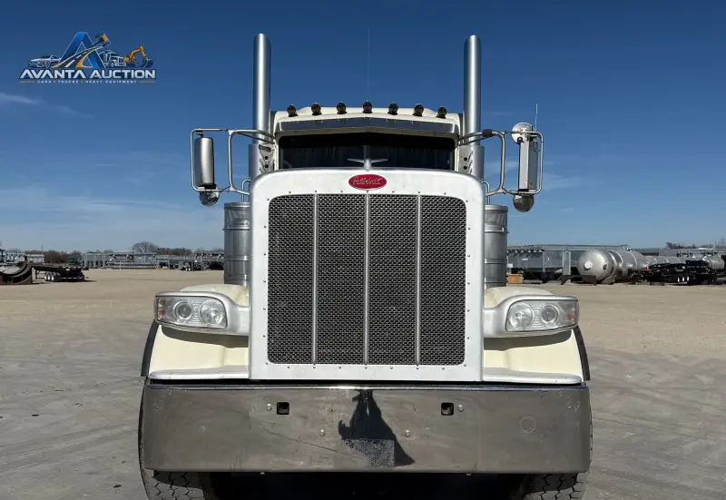 2018 Peterbilt 389 photo 2