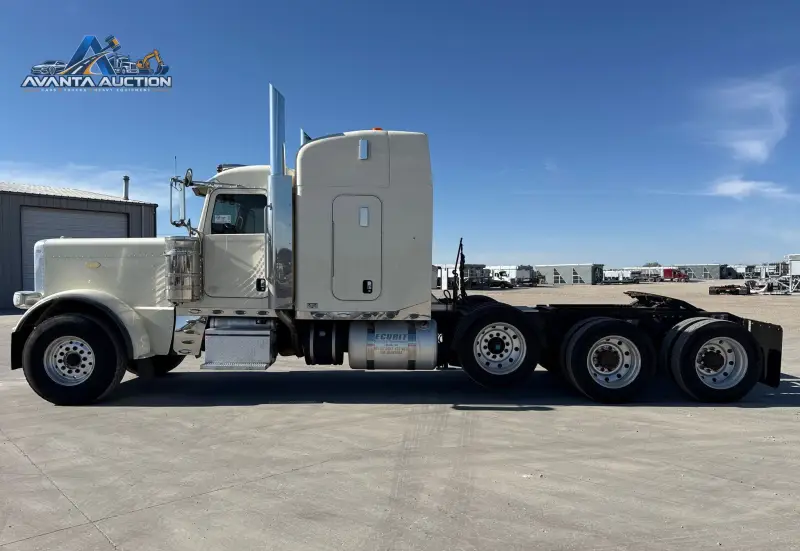 2018 Peterbilt 389 photo 8