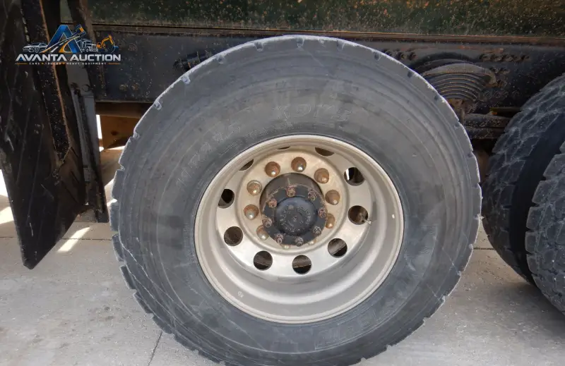 2001 Sterling LT9500 photo 117