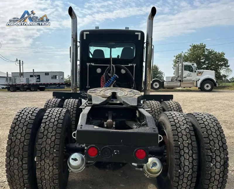 2014 Peterbilt 389 photo 6