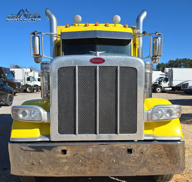 2014 Peterbilt 389 photo 2