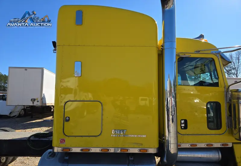 2014 Peterbilt 389 photo 23