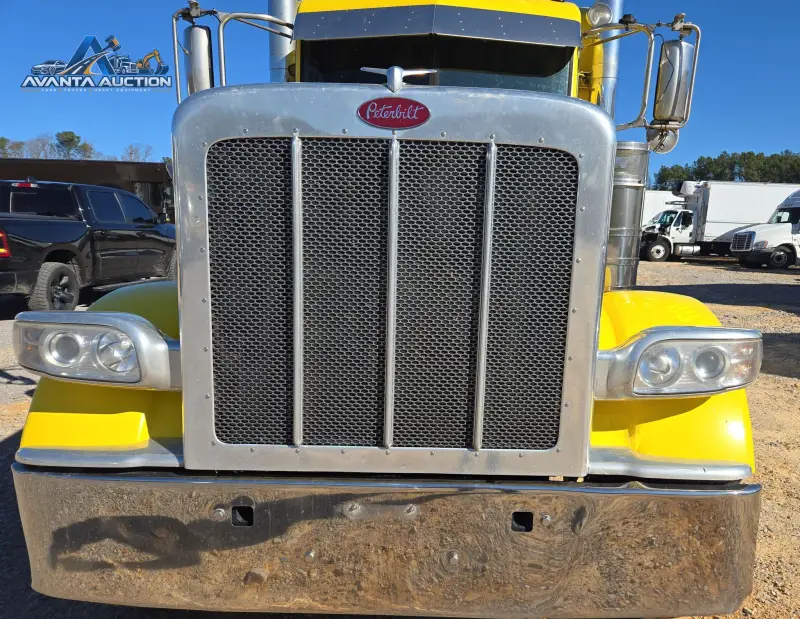 2014 Peterbilt 389 photo 26