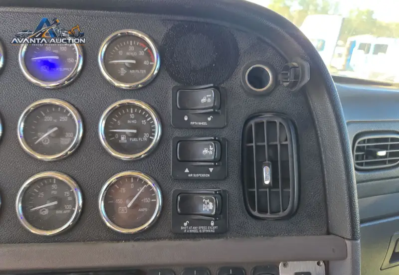 2014 Peterbilt 389 photo 42