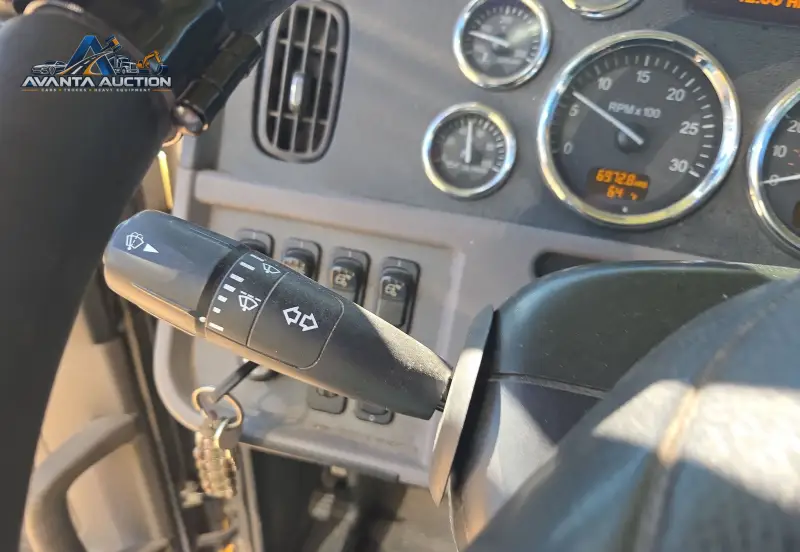2014 Peterbilt 389 photo 39