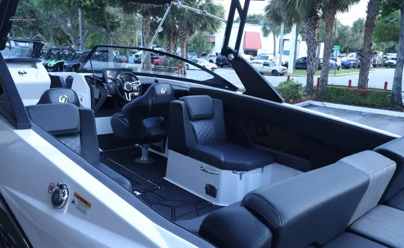 2026 Scarab SB255 LX photo 3