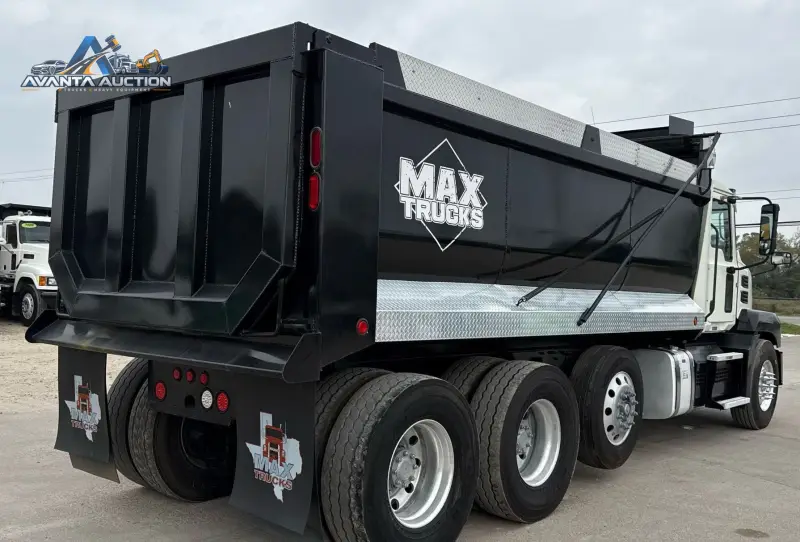 2019 Mack Anthem photo 5