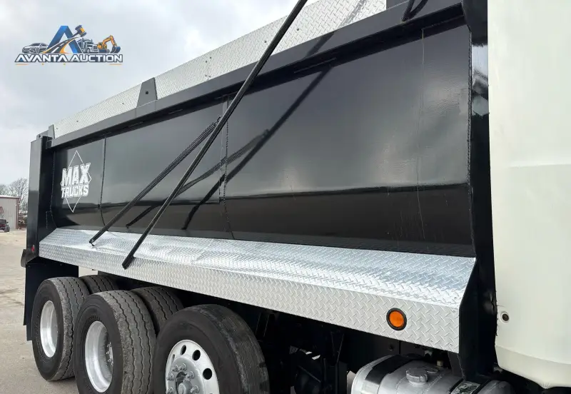 2019 Mack Anthem photo 20