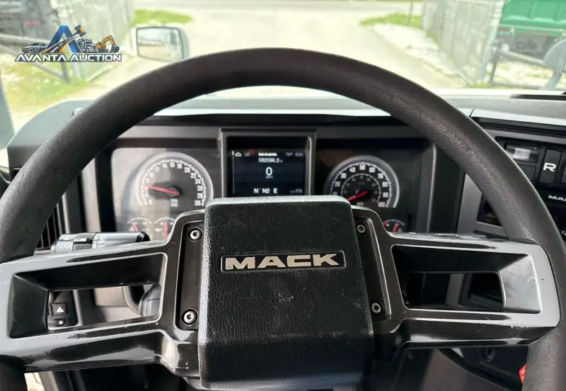 2019 Mack Anthem photo 41