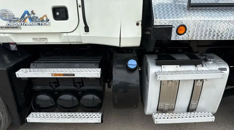 2019 Mack Anthem photo 9