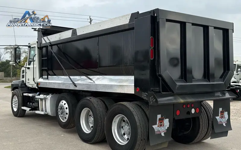 2019 Mack Anthem photo 7