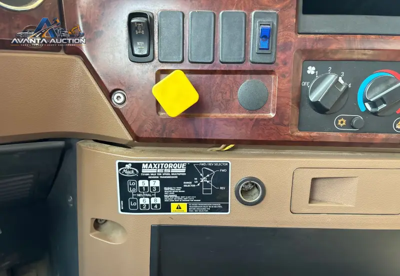 2017 Mack Granite GU713 photo 68