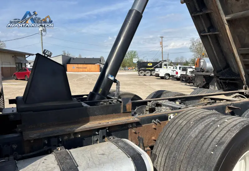 2017 Mack Granite GU713 photo 19