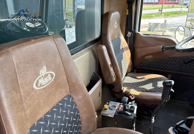 2017 Mack Granite GU713 photo 81