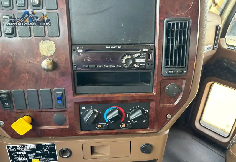 2017 Mack Granite GU713 photo 67