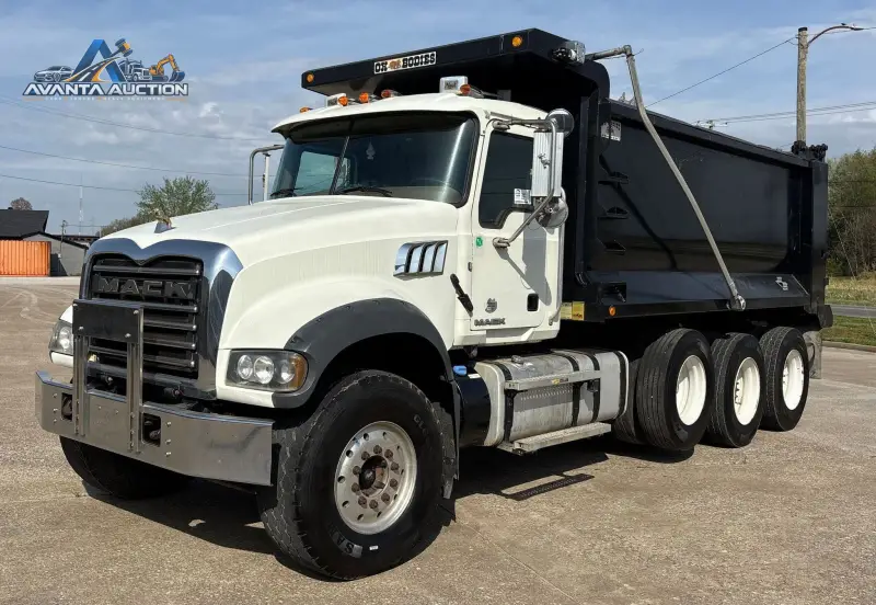 2017 Mack Granite GU713 photo 1
