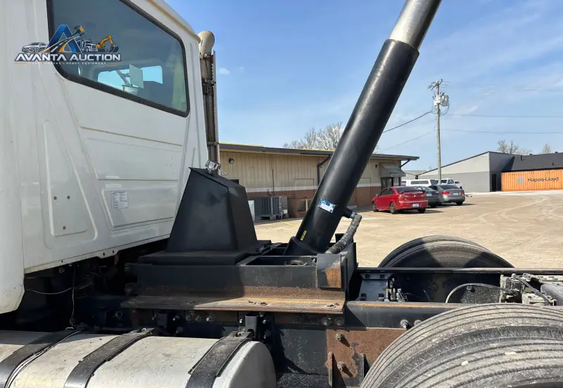 2017 Mack Granite GU713 photo 18