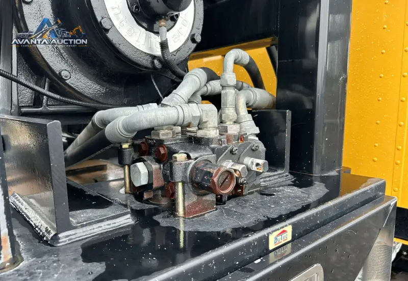 2015 Caterpillar CT660L photo 54