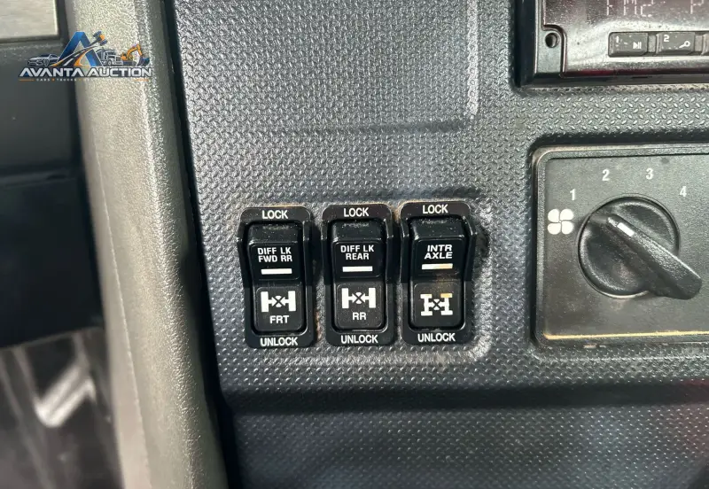 2015 Caterpillar CT660L photo 27