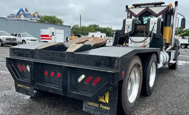 2015 Caterpillar CT660L photo 5