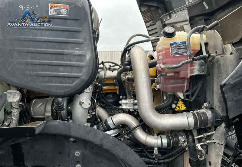 2015 Caterpillar CT660L photo 45