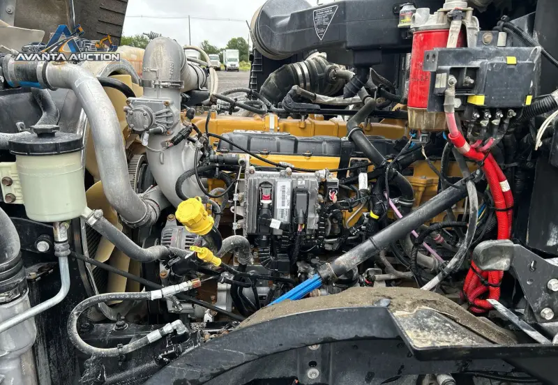 2015 Caterpillar CT660L photo 36