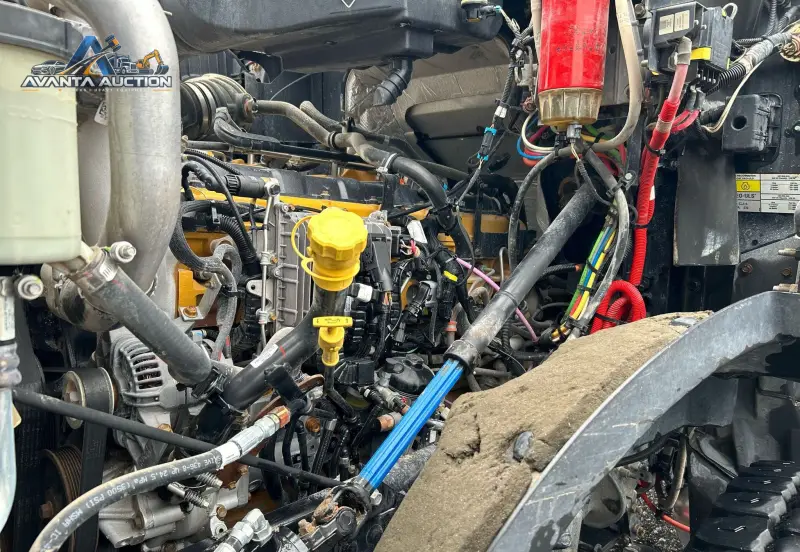 2015 Caterpillar CT660L photo 37