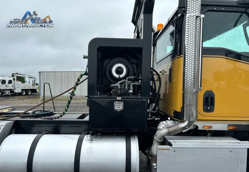 2015 Caterpillar CT660L photo 51