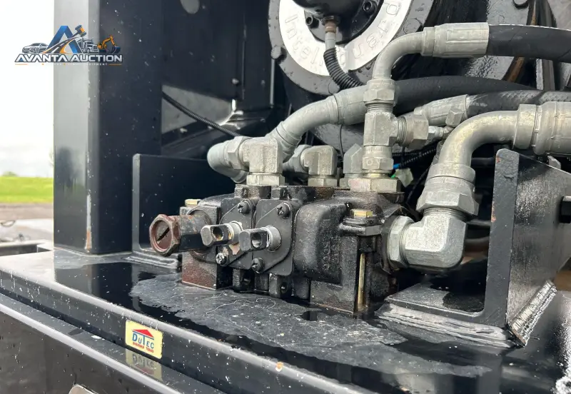2015 Caterpillar CT660L photo 55