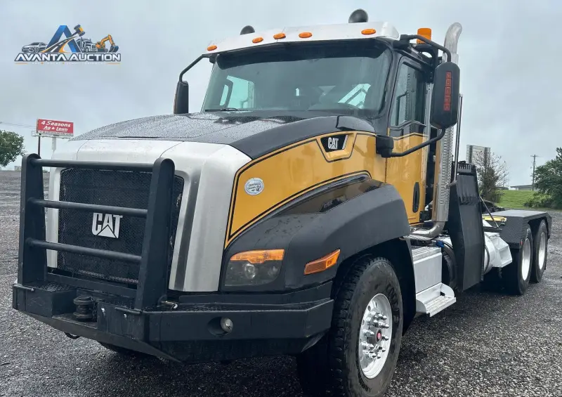 2015 Caterpillar CT660L photo 1