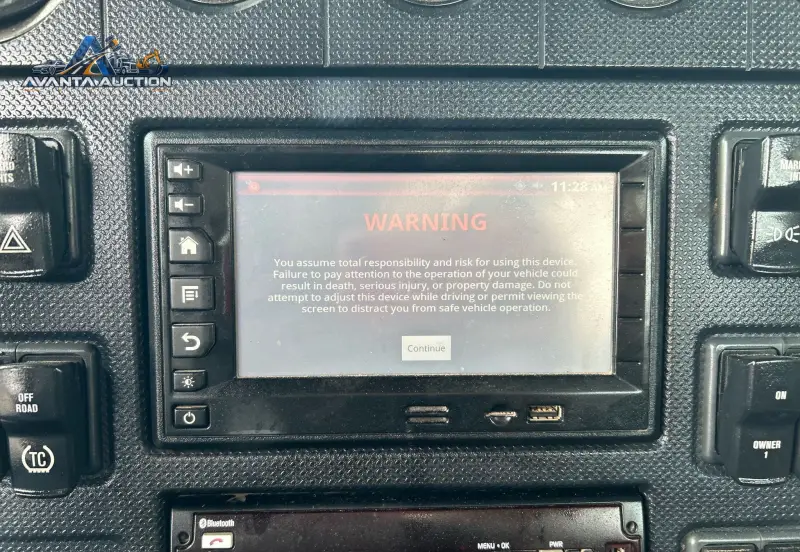 2015 Caterpillar CT660L photo 23
