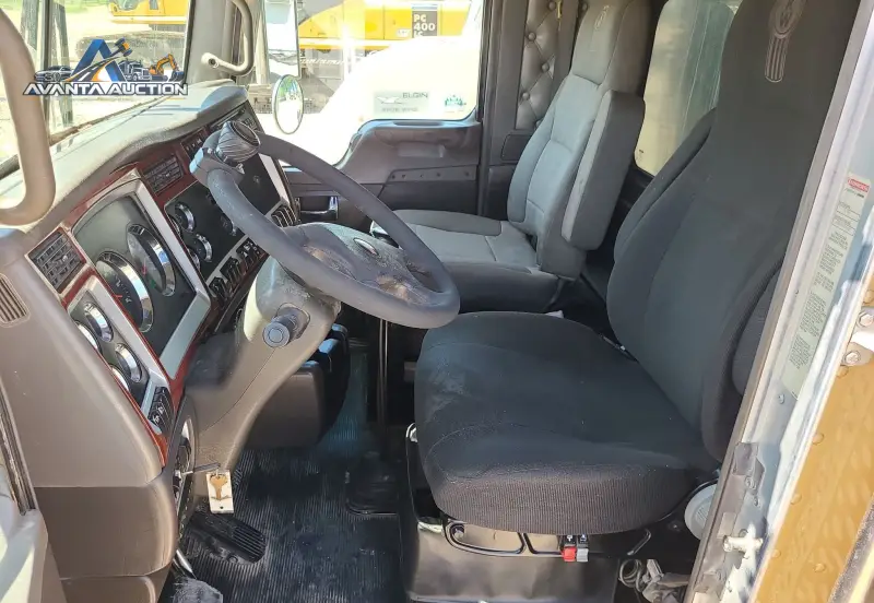 2008 Kenworth T800 photo 25