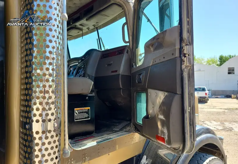 2008 Kenworth T800 photo 35